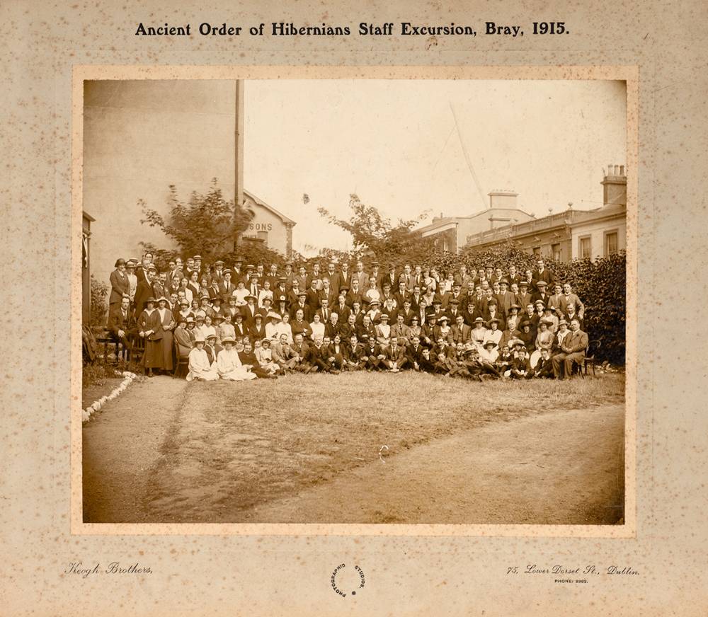 1882 and 1915 large photographs of The Regular Carpenters and The Ancient Order of Hibernians. at Whyte's Auctions
