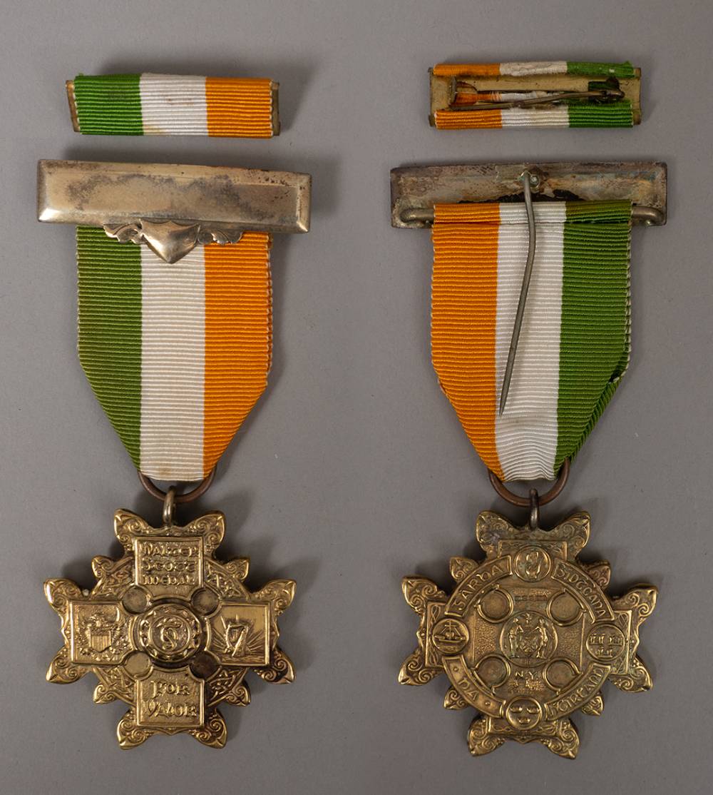 Scott Medal of Valour gold medal, as issued to members of An Garda Sochna. at Whyte's Auctions