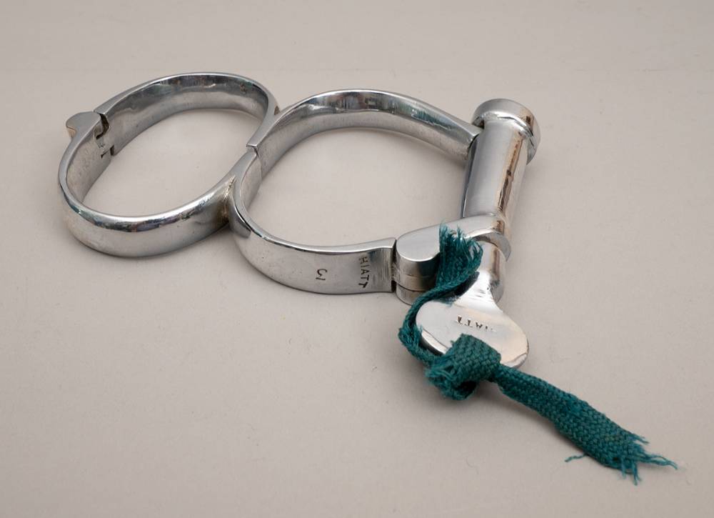 Dublin Metropolitan Police handcuffs at Whyte's Auctions