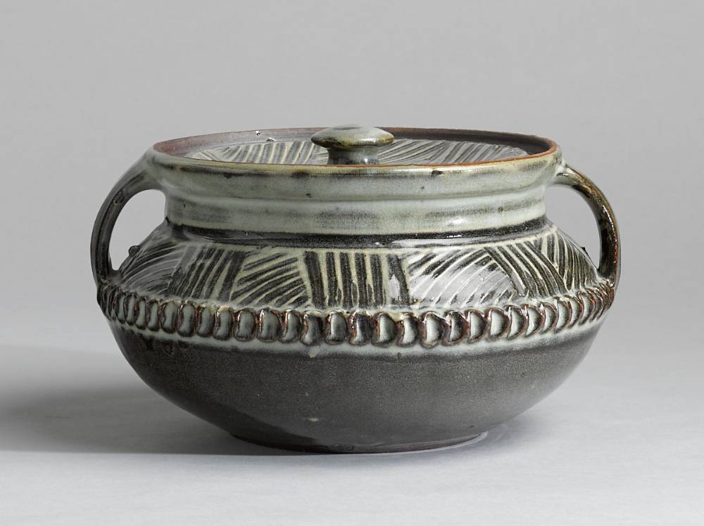 DISH WITH LID by Ladi Kwali sold for �2,000 at Whyte's Auctions