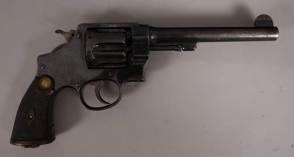 Smith and Wesson . 455 Hand Ejector. Property of a War of Independence veteran. at Whyte's Auctions