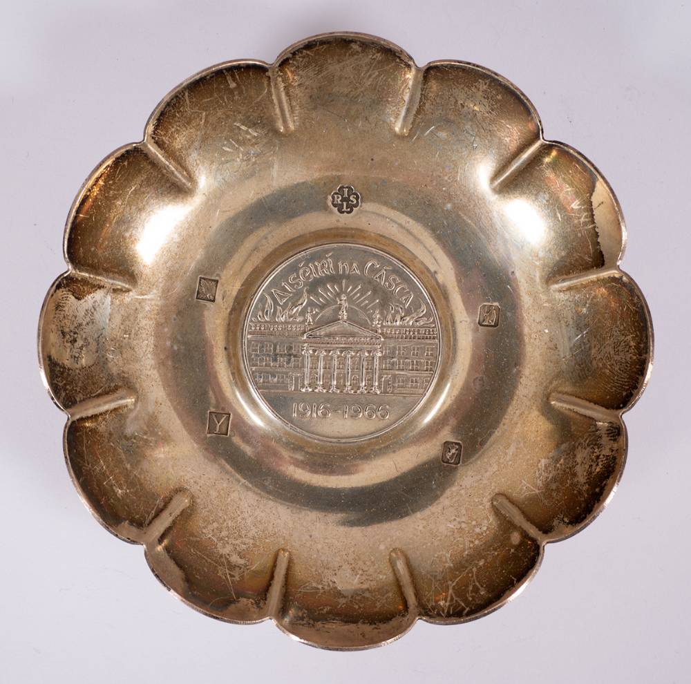 1966. 50th Anniversary of 1916 Rising commemorative silver dish. at Whyte's Auctions