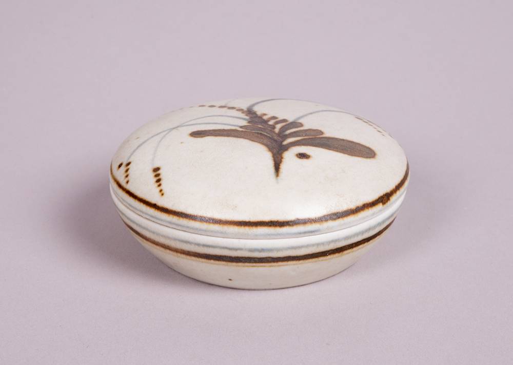 POWDER BOX WITH LID by David Leach sold for 200 at Whyte's Auctions