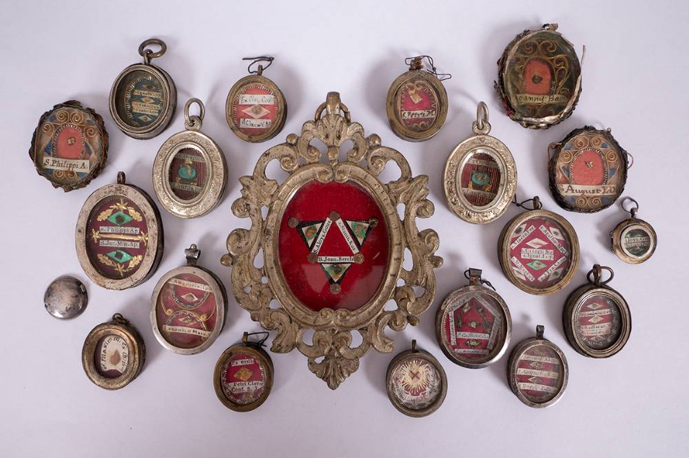 18th/19th Century collection of Saints' relics. (19) at Whyte's Auctions