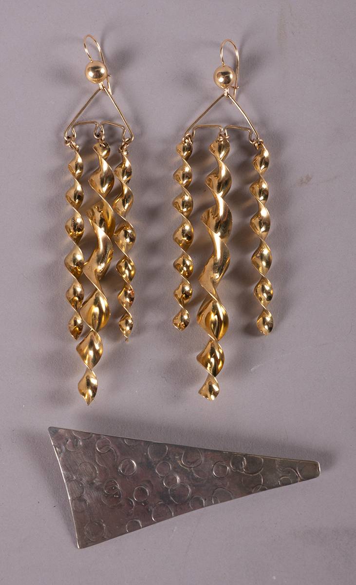 EARRINGS AND A BROOCH by Pdraig  Mathna (1925-2019) at Whyte's Auctions
